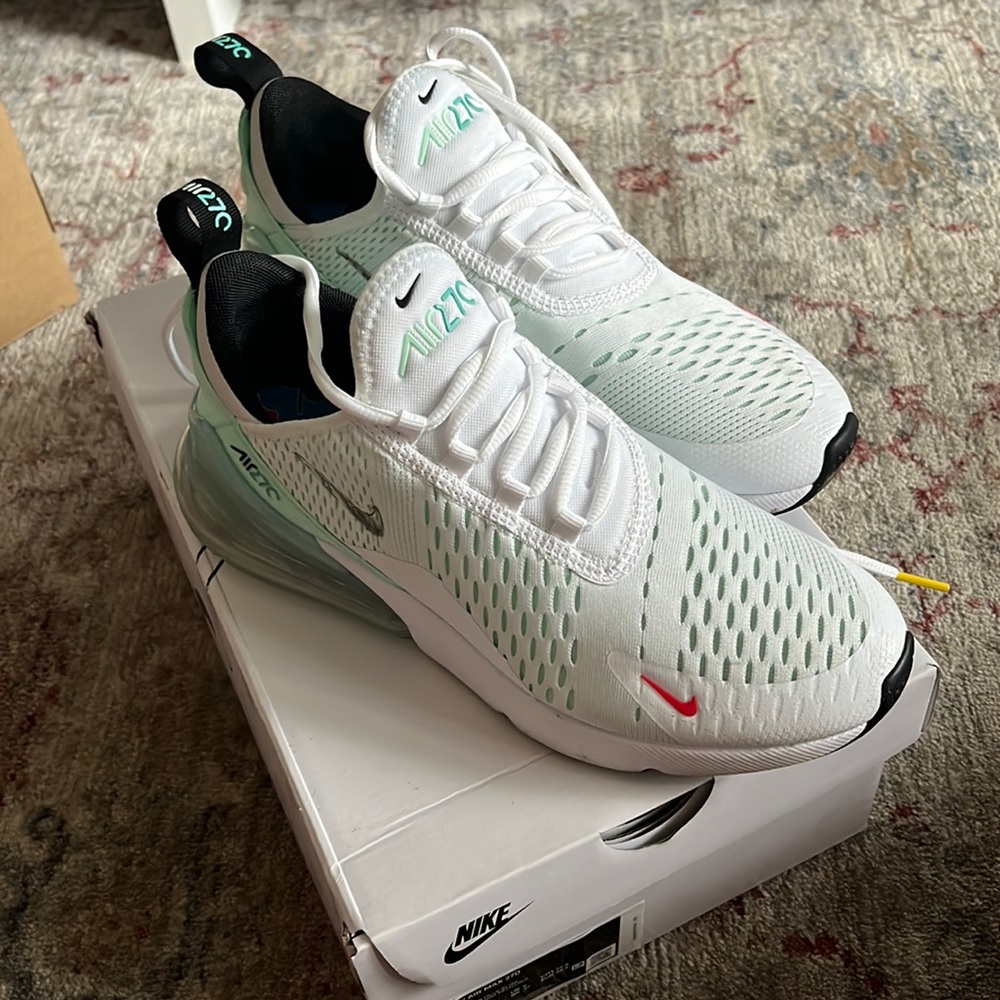Women’s air max 270
